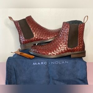 NIB Men’s Marc Nolan Darwin Woven Burgundy Leather Boot